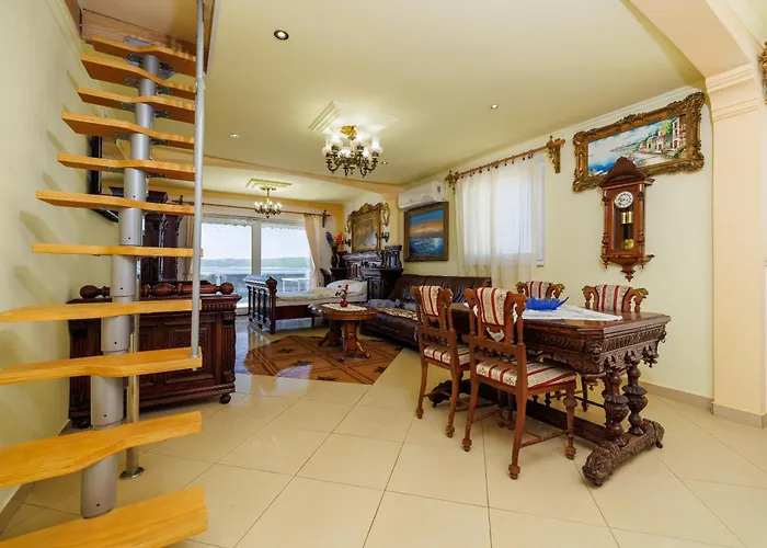 Apartament Mali Marino *