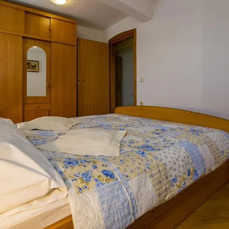 Apartment Mali Marino *
