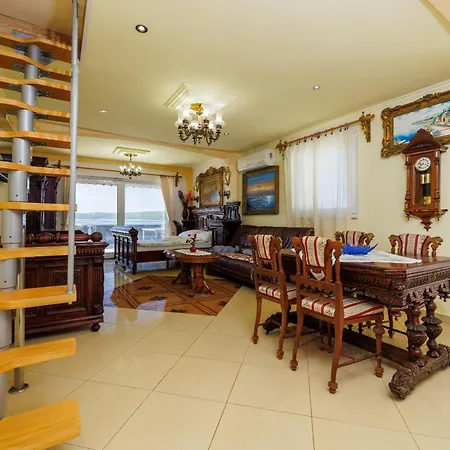 Apartamento Mali Marino *